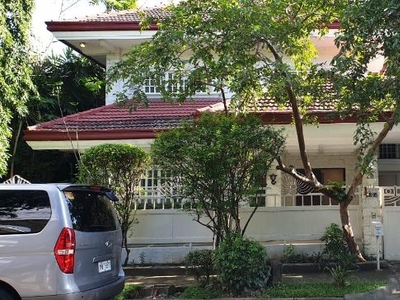 5 BR 2 Storey House with Pool and Garden in Dasmarinas Village