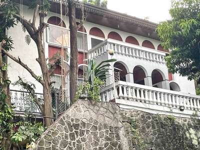 House For Sale In Blue Ridge A, Quezon City