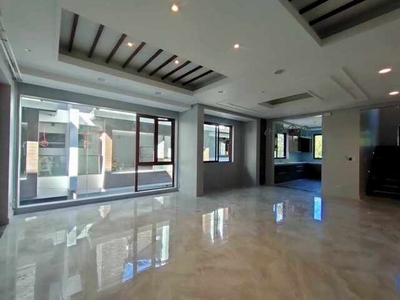 House For Sale In Horseshoe, Quezon City