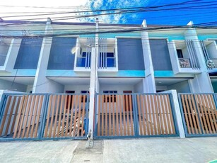 Townhouse For Sale In Manuyo Uno, Las Pinas