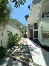 Ayala Alabang, Muntinlupa, Villa For Sale
