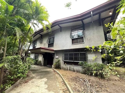 Villa For Sale In Dasmarinas, Makati
