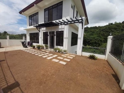 4 Bedroom House and Lot For Sale in Binan, Laguna