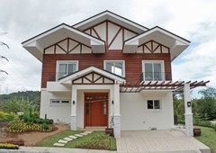 House and Lot Tagaytay Highlands with pool 5br