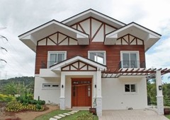 House with Swimming Pool Tagaytay Highalnds 5bedrooms 3toile