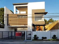 Modern Home with Covered Roofdeck For Sale in BF Homes