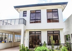 Property for Sale in Batasan Hills Quezon City RRFO