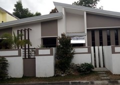 Spacious Bungalow House with 4 Bedrooms For Sale in Angeles