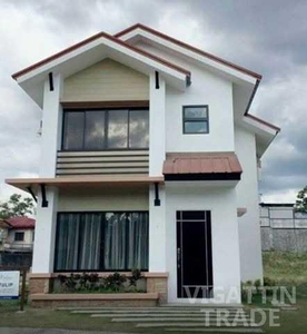 House and Lot in Overlooking Place Taytay