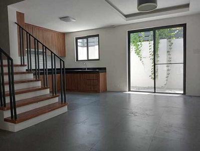 Townhouse For Rent In San Isidro, Paranaque