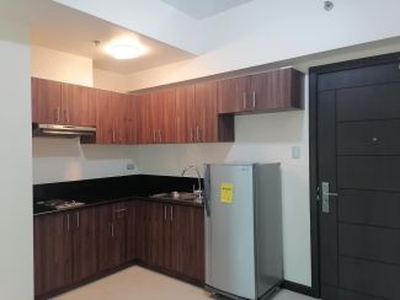 2 BR Furnished Unit at Magnolia Residences New Manila for Rent