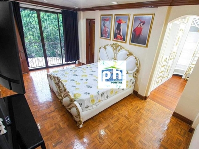 For Sale : 4-Bedroom Victorian-style House in Banawa, Cebu City