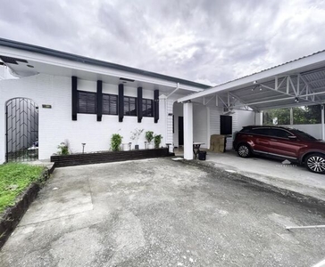 House For Sale In Sun Valley, Paranaque