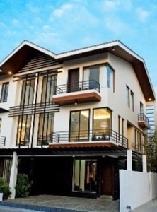 Townhouse For Rent In Bambang, Taguig