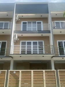 Townhouse For Rent In Malabanias, Angeles