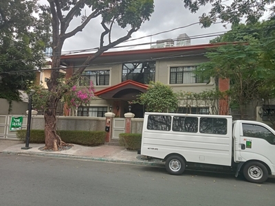 Townhouse For Rent In San Lorenzo, Makati