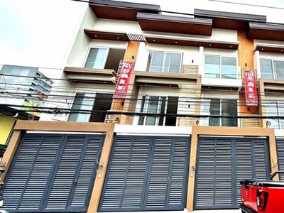 Townhouse For Sale In West Kamias, Quezon City