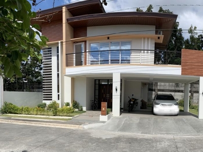 7-Bedroom House and Lot For Sale near Korean Town, Angeles City