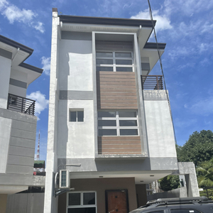 House For Sale In Culiat, Quezon City