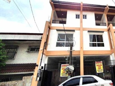 Townhouse For Sale In Del Monte, Quezon City