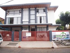3 storey Ayala Alabang Villige house corner lot sale with li