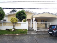 Well Maintained Bungalow in BF Homes Las Pinas