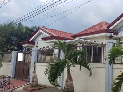 Townhouse for rent with 4 bedrooms in Angeles City Pampanga