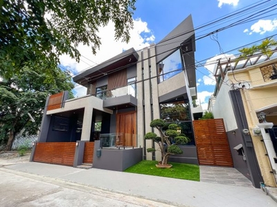 Contemporary 5 Bedroom House for Sale in Villa Vienna Subd. Quezon City