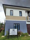 Townhouse End Unit House in Santo Tomas